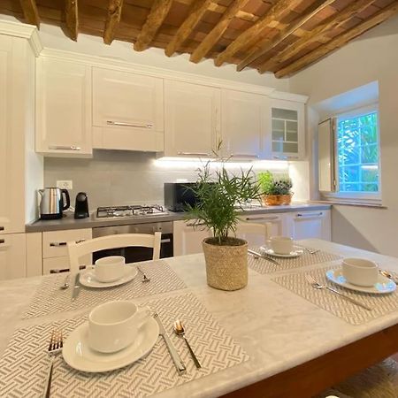 Relax&Business Wi-Fi, Tv Hd, Parcheggio Gratuito Villa Capannori Exterior photo