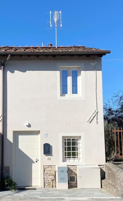 Relax&Business Wi-Fi, Tv Hd, Parcheggio Gratuito Villa Capannori Exterior photo